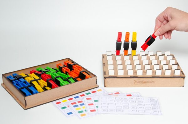 Peg pattern